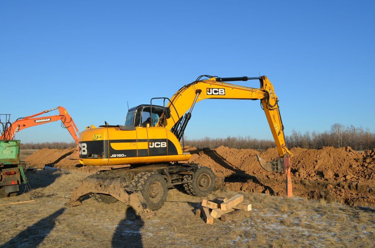 Аренда колесного экскаватора JCB JS160w