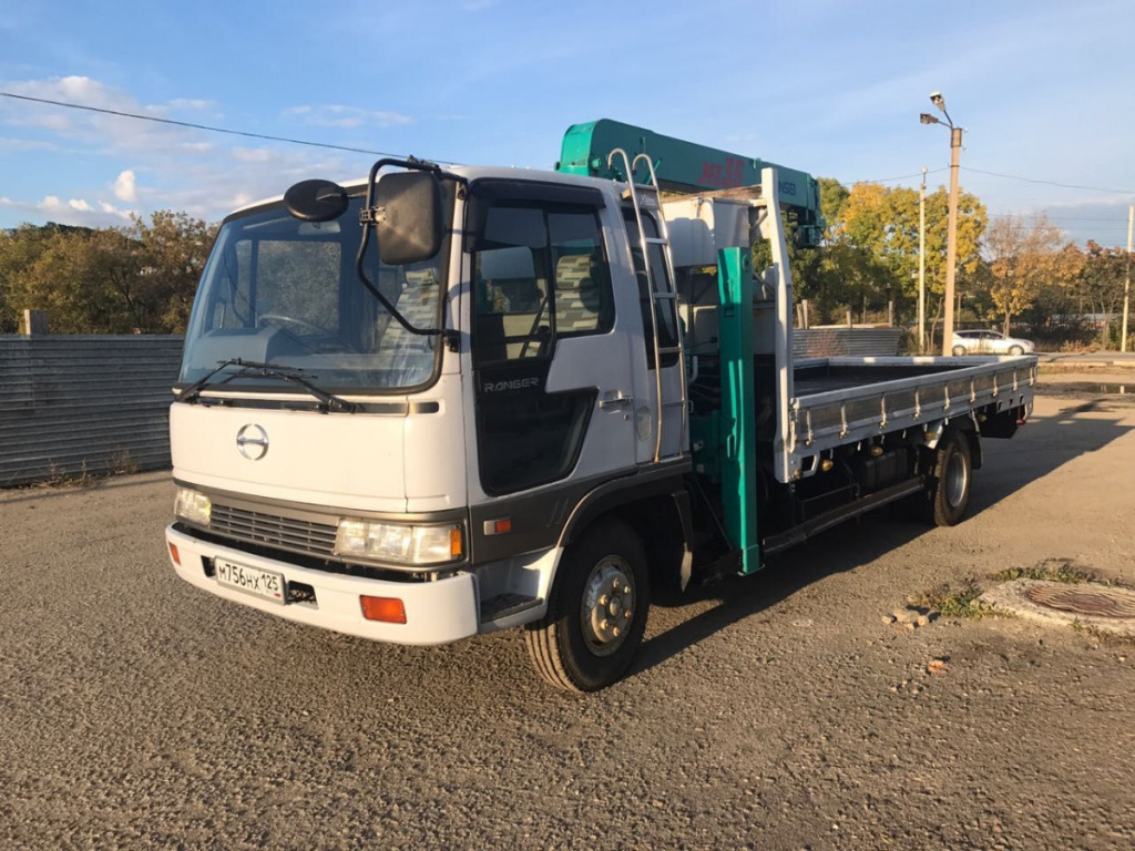 Манипулятор HINO с КМУ, 3 тонны