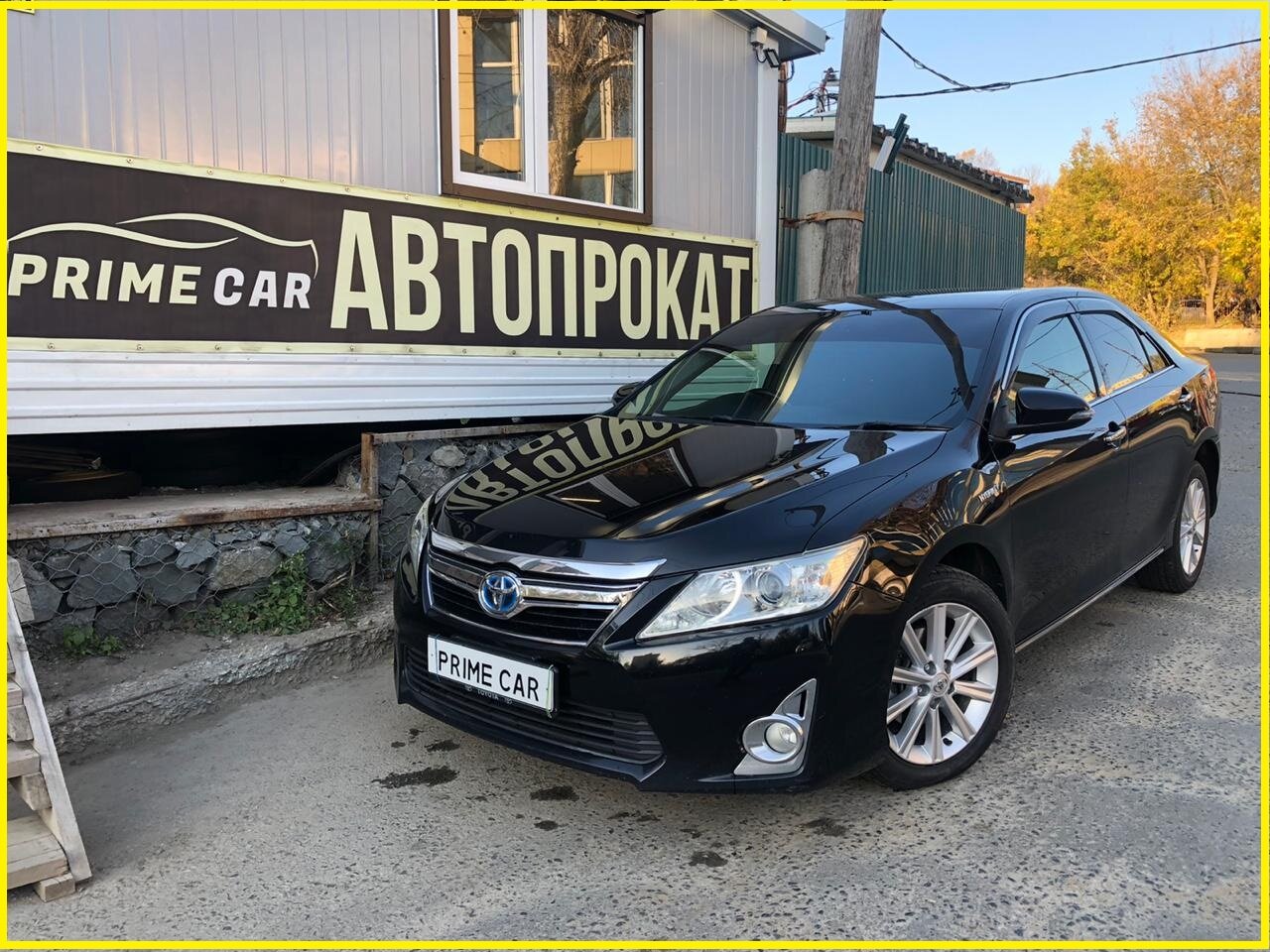 Аренда автомобиля TOYOTA CAMRY Hybrid 2013 года