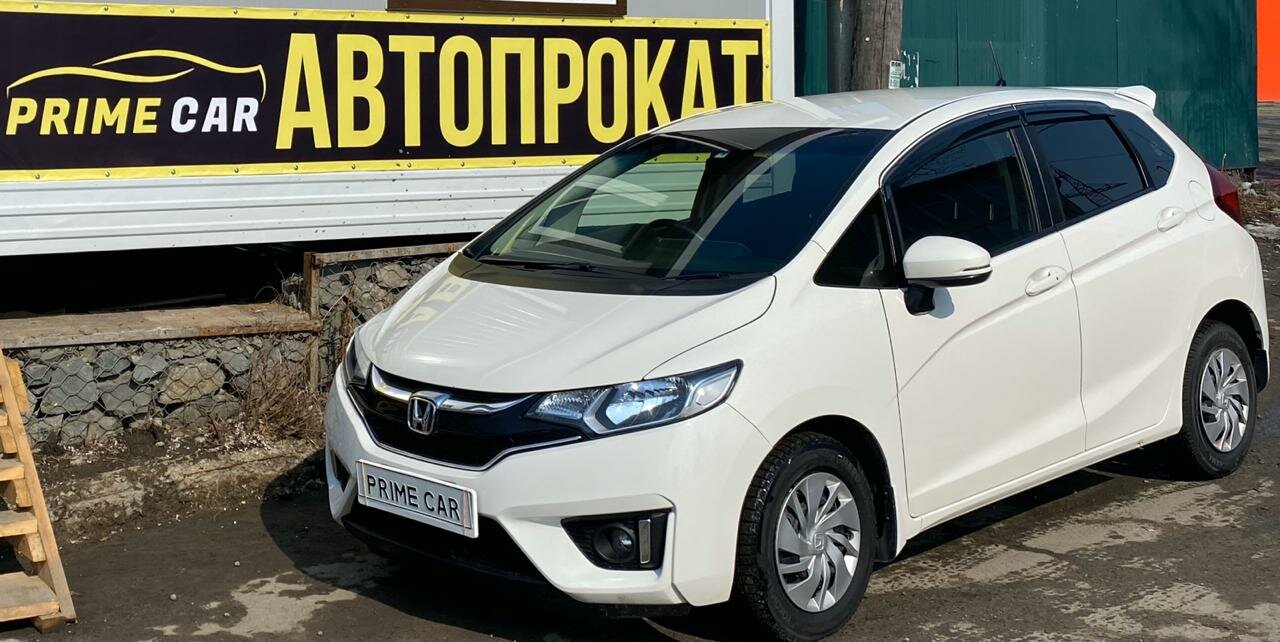 Аренда автомобиля Honda Fit 2016 года