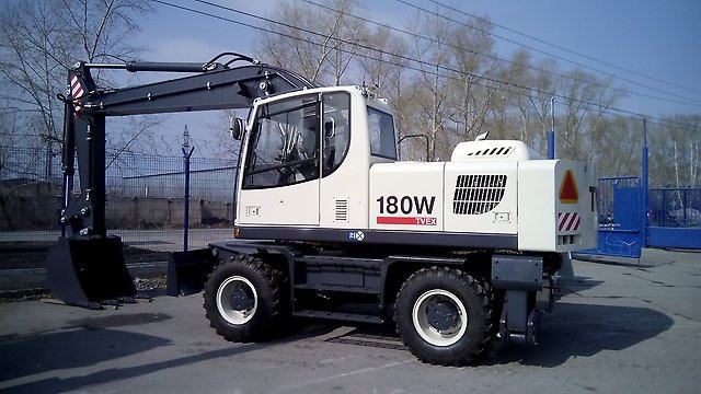 Колесный экскаватор Tvex 180W