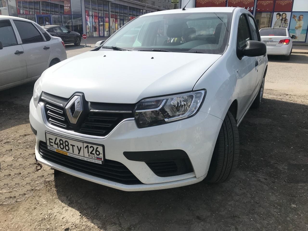 Аренда автомобиля Renault Logan 2