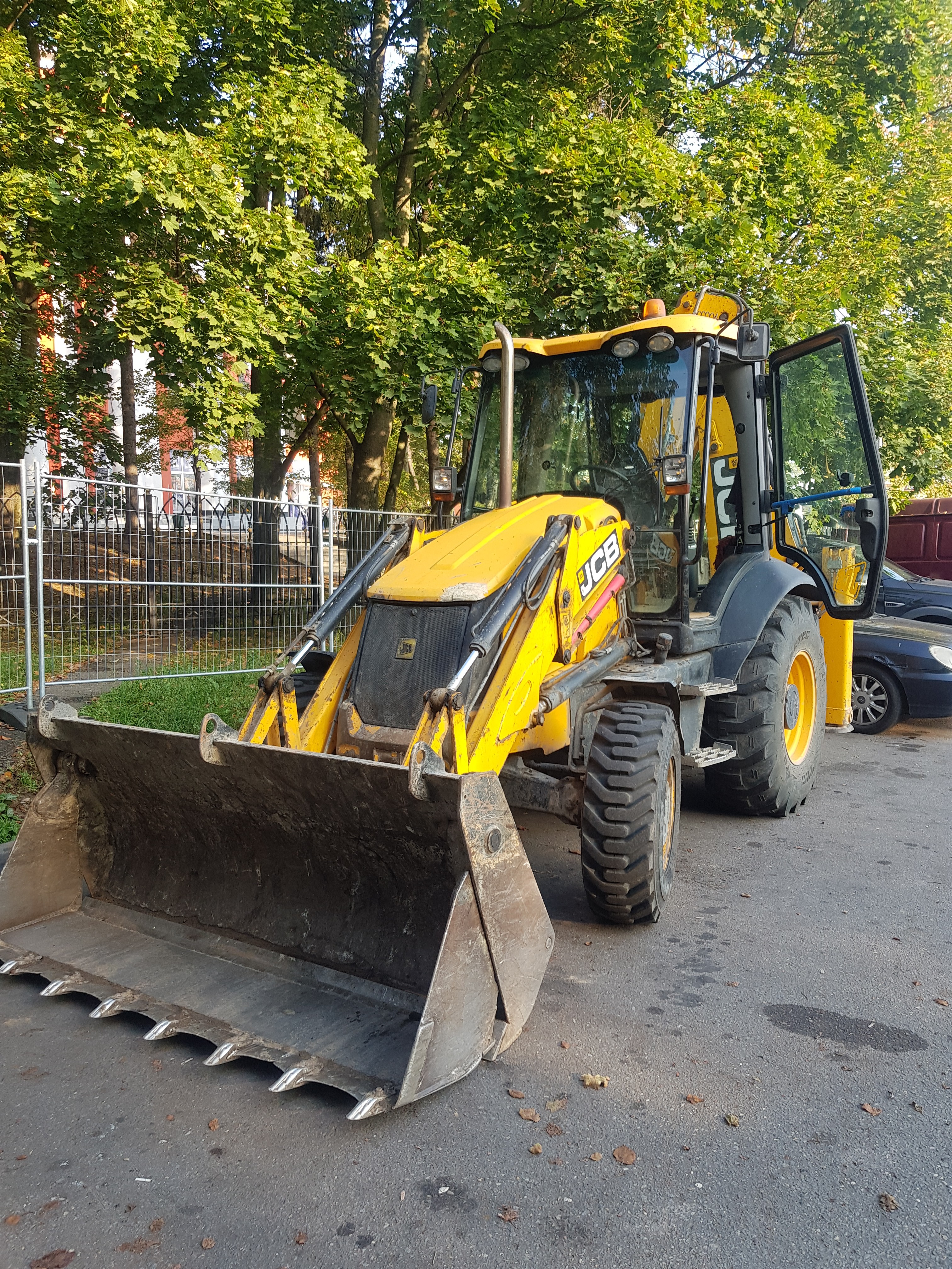 Аренда погрузчик экскаватор JCB