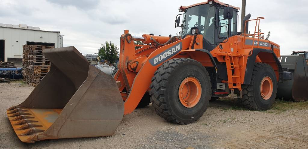 Фронтальный погрузчик Doosan DL450A