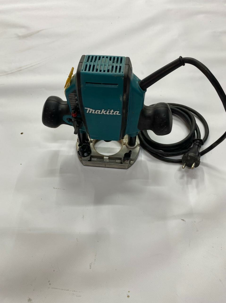 Аренда фрезера Makita RP0900