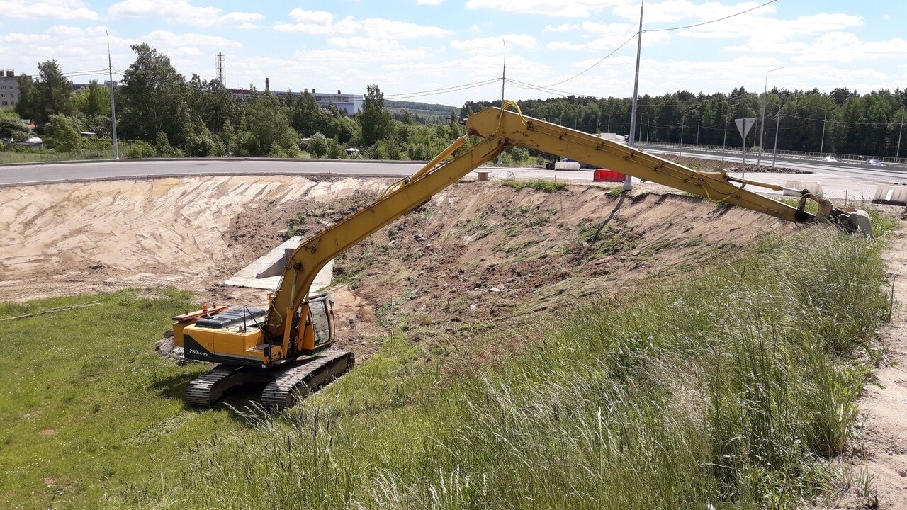 Аренда гусеничного экскаватора JCB JS260