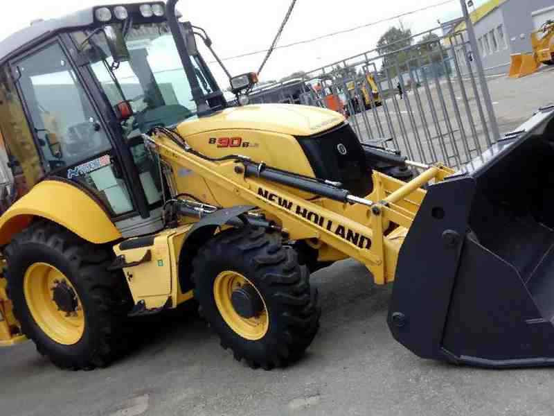 Экскаватор-погрузчик New Holland B90B