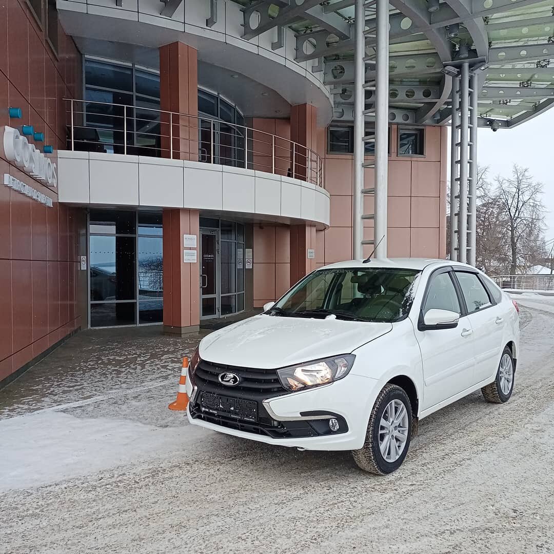 Аренда автомобиля Lada GRANTA